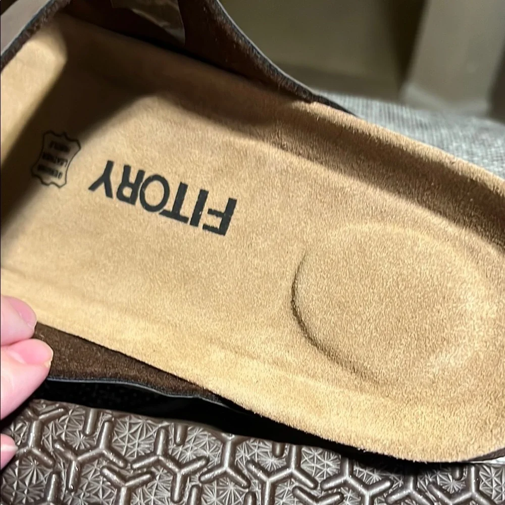 NWOT FITORY Mens Leather Sandals